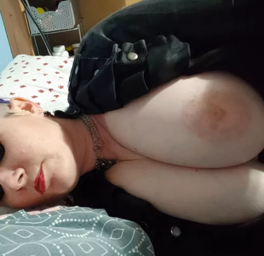 If I let you handle these titties what would you do with them? 😏😩💦 by DezrtBat