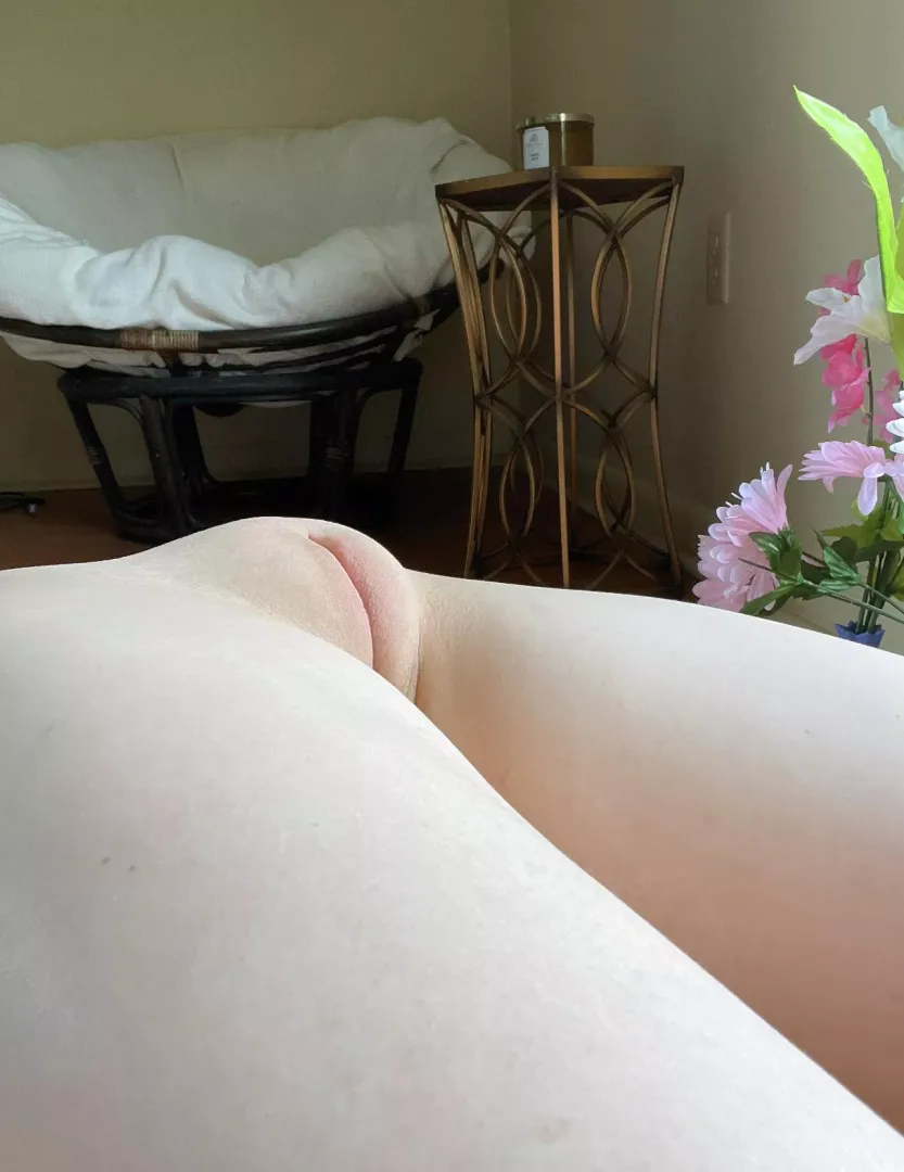 If I look like a peach do you think I taste like one? 🍑 posted by Secret_Seller