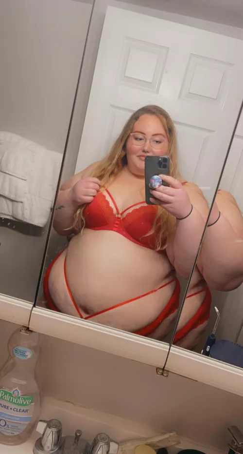 If I made an OF would you subscribe? 🥺 I don’t think I’m pretty enough