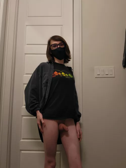 If I was your gf, I'd send you pics like this all the time by throwaway097592