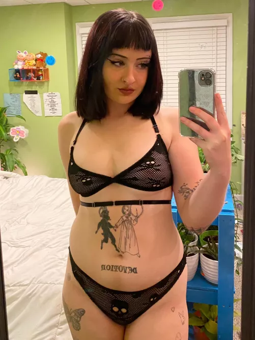 if i was your gf you’d get pics like this all day :) by mooodypup