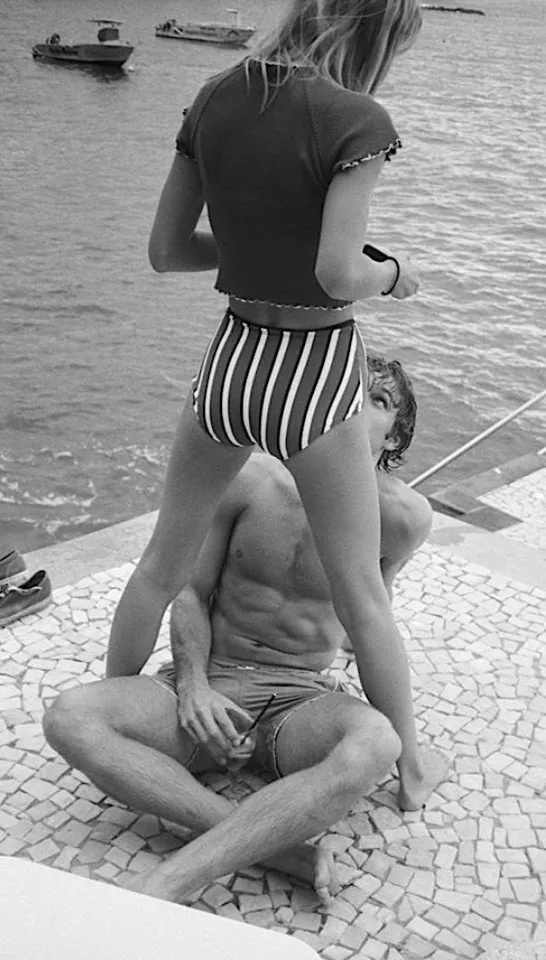 If I’ve ever seen a power pose this is it posted by wellthatseemslikebs