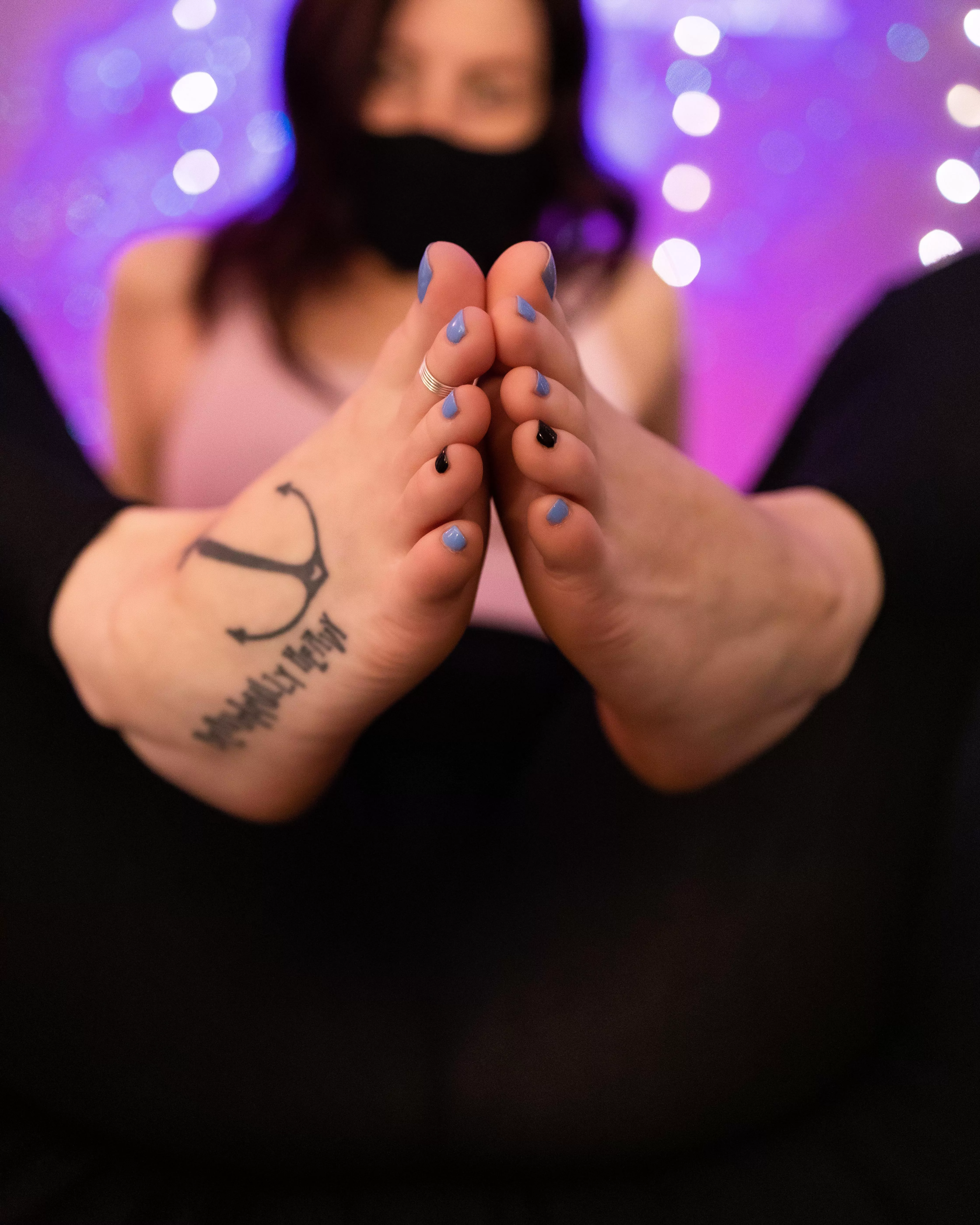 if only i had something to put between them 👀 posted by suddenly_sare