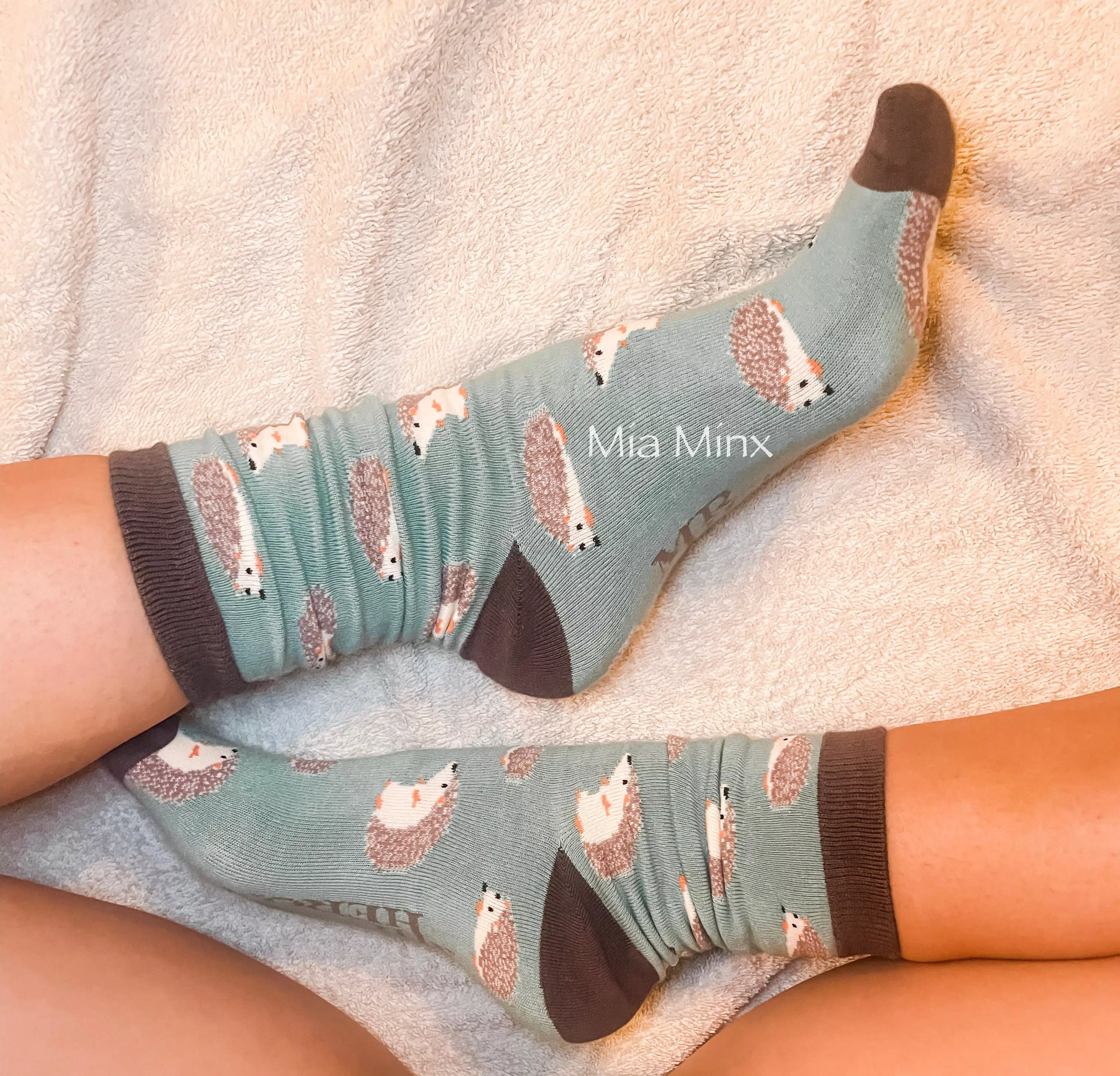 If only you knew what was underneath 🤤🙊 [female] posted by miaminx11