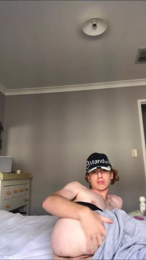 If this gets 100 likes I’ll lose my virginity 🎥🎥🎥 by sashasissyslut