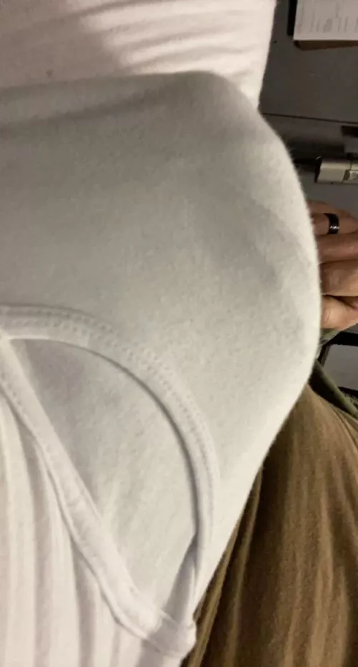 If u like bulges Hmu. Navy stationed in japan. by Dthickcock69