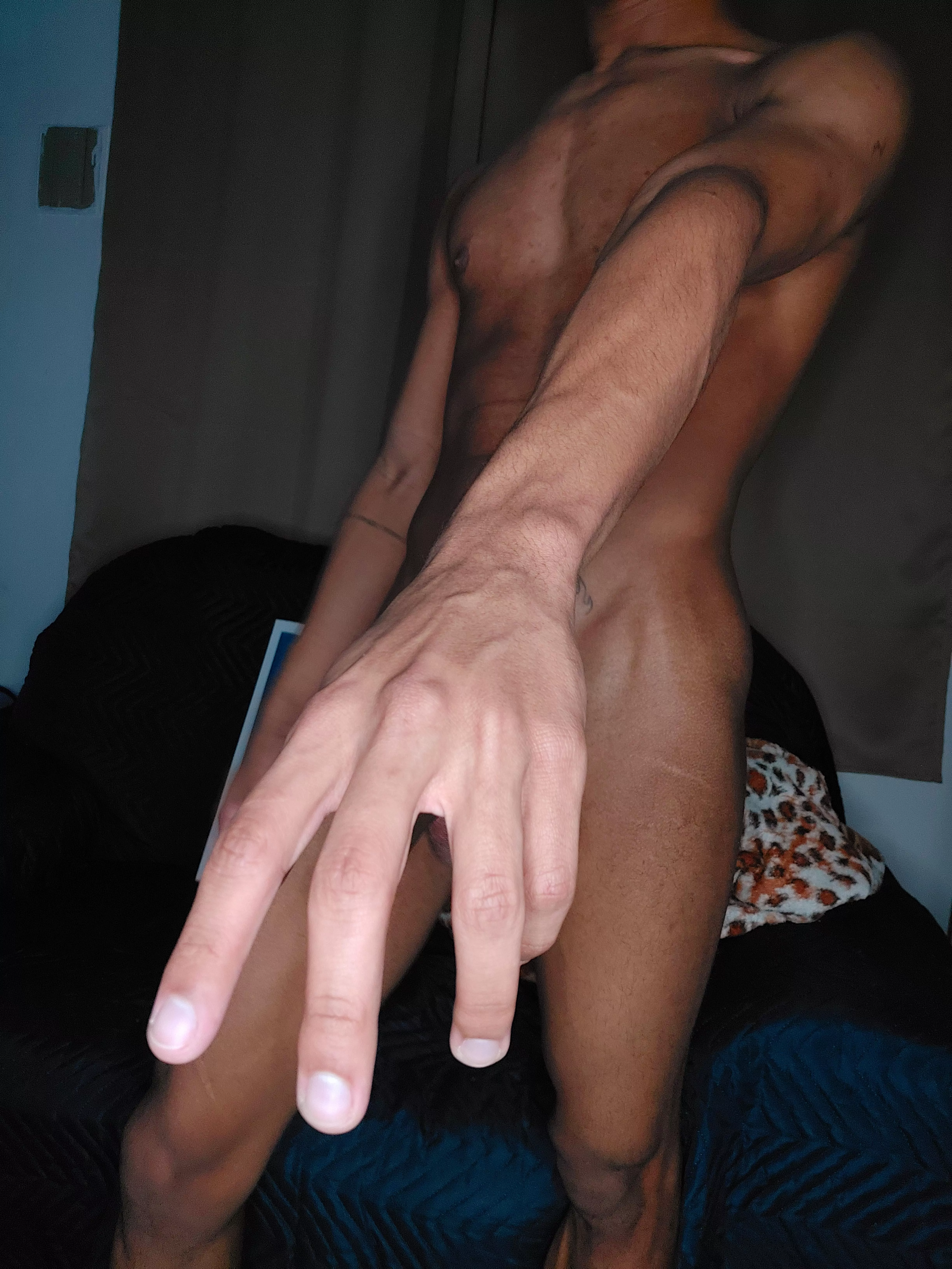 If you ask, I'll send you without your hand in front in your private posted by Borges16