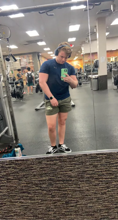 If you didn’t take a picture in the gym, did you even go? by HuntersPrfctCaptrs