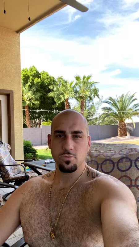 If you had to put money on it, this dude rocking with a footlong or a 2 millimeter Peter? by SecretSchool6418