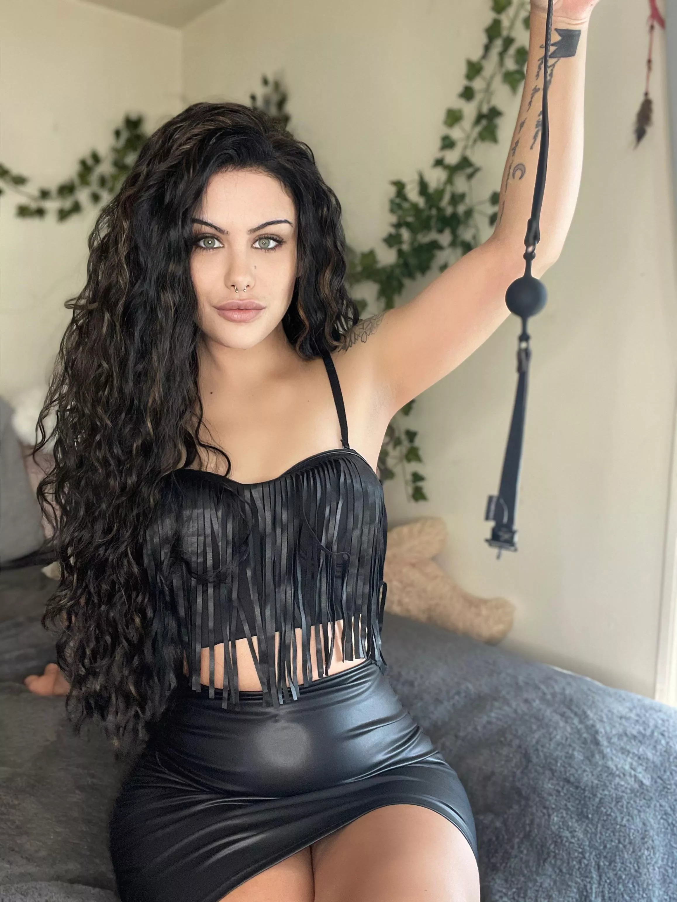 If you let Me put the gag in, I’ll let you have a sniff. posted by daisy0407