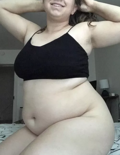 If you like chubby bellies, strong thighs, and big smiles… hi by IAmAllOut