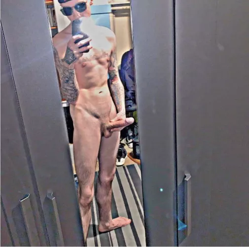 If you like fit men with abs tatts and big dicks look no further 😌🏋️‍♀️ by Biggertheneverrr