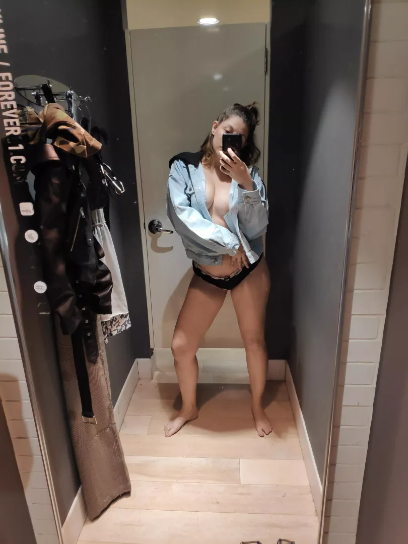 If you like to see me without my pants you should see my OF posted by Momo_Tama