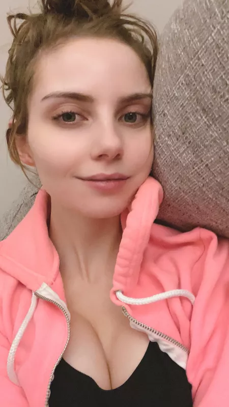 If you like what I post on here you will love what I post on Onlyfans. Check it out. Link in comments by liararoux