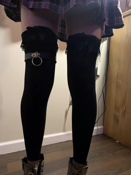 If you love this collar to my neck I’ll be your pet~