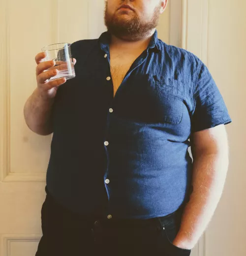 if you saw me at a party would you come say hi? 🥰 by bearybuns