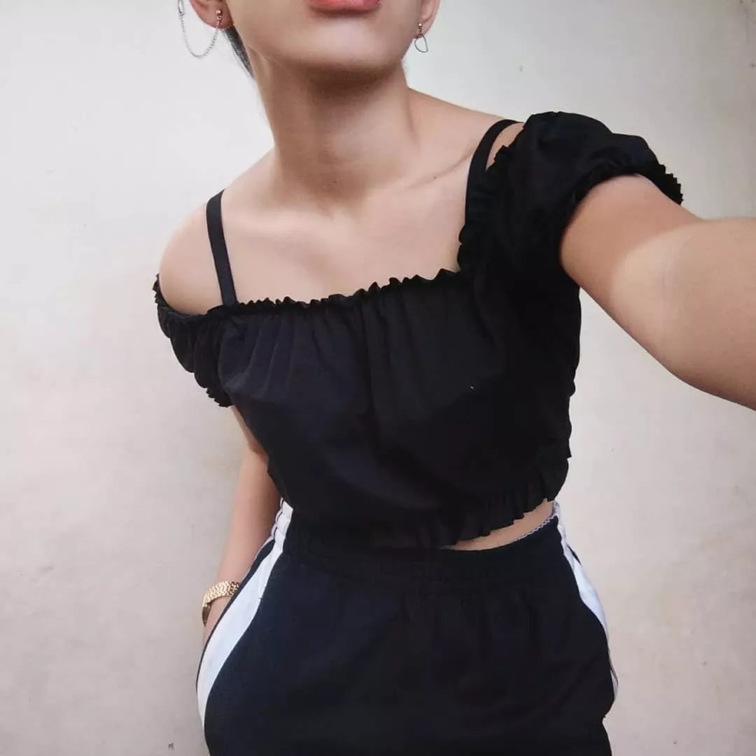 if you think she's worth your cum, dm me and i'll send the rest. no nudes posted by jackieboyrr