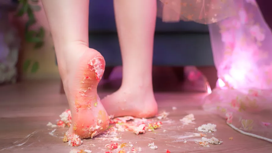 If you were here, you would clean up my feet with your tongue. Right? by xLovelyDove