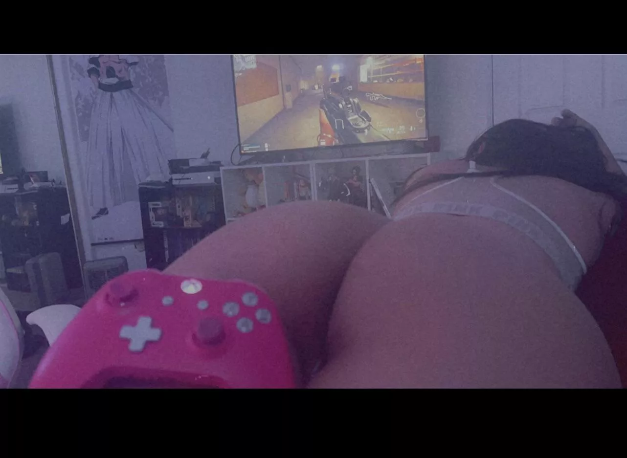 If you win, I’ll reward you 😏❤️ posted by ReyBaex