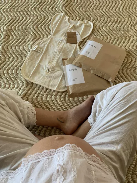 If you’d like to help out a pregnant, soon to be mama, my Patreon is linked in comments 🤍 by Abigailsart