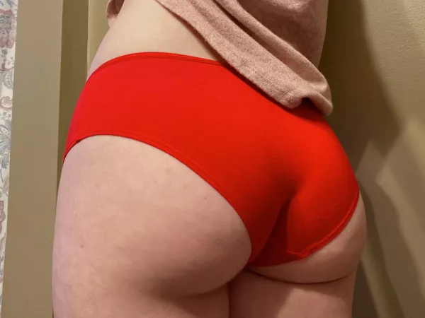 If your wife doesn’t like anal, you can come over to fuck my ass by glamzmel