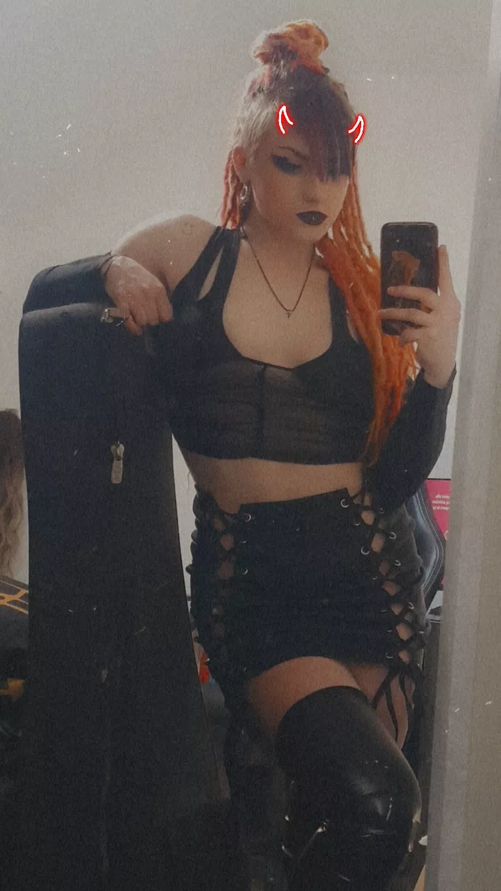 If you're willing to submit say yes mommy😈 [domme] posted by mini_st0ner