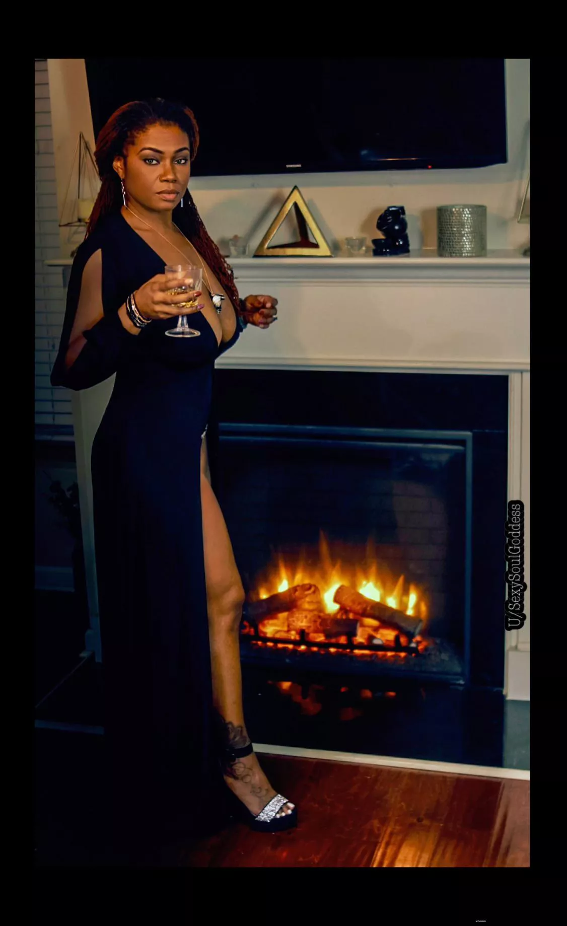 If you've come to me to discuss sex, I'm the wrong one. Now if you're here to relish in Goddess melanin magic, you've come to the right place😉. Top tier💎 posted by SexySoulGoddess