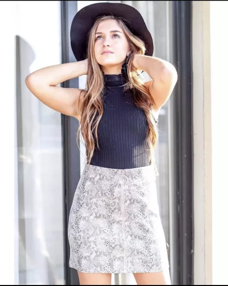 IG Chick that randomly popped into my feed. (sponsored) by djmere