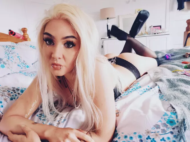 [IG] @msfox1994 - lingerie, latex and belfies link in the comments by baby69girl