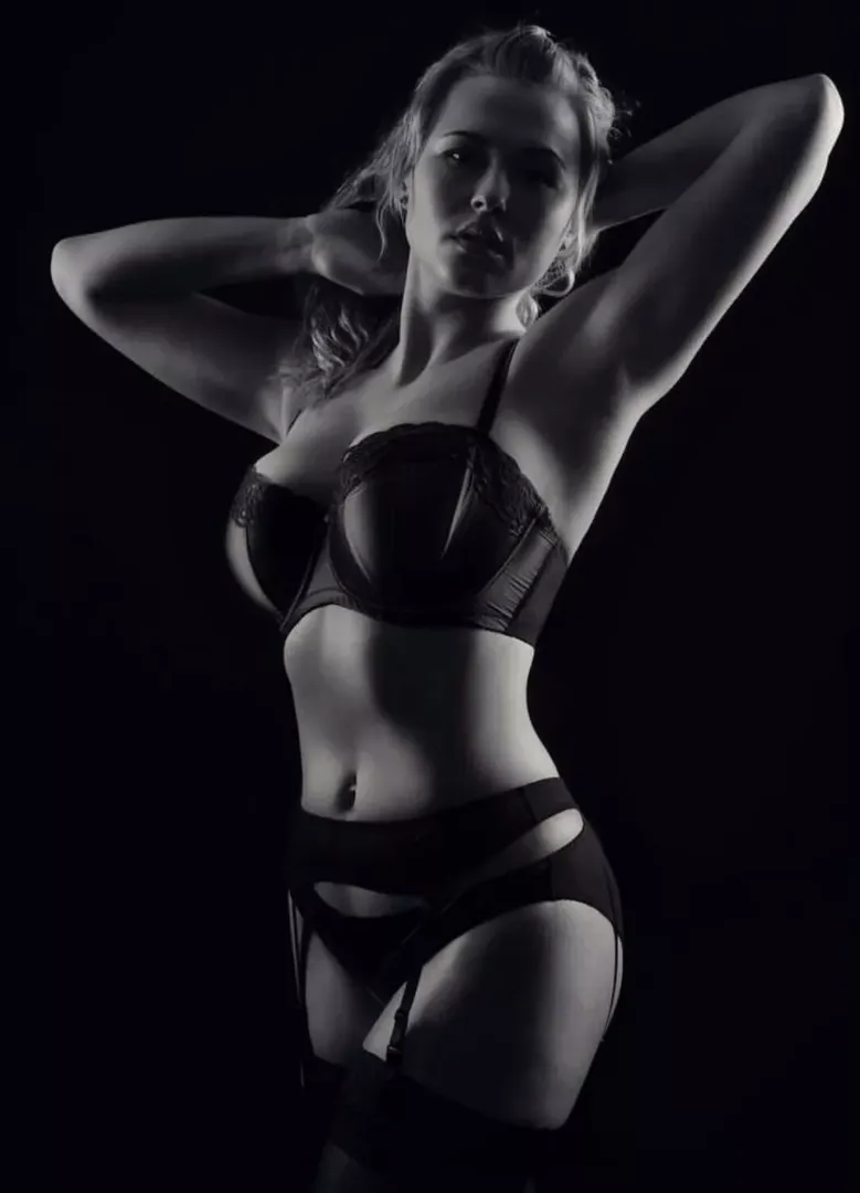 Iga Wyrwal posted by franzisco33