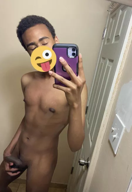 Ignore the dirty mirror 😂 by ZyaireZaku