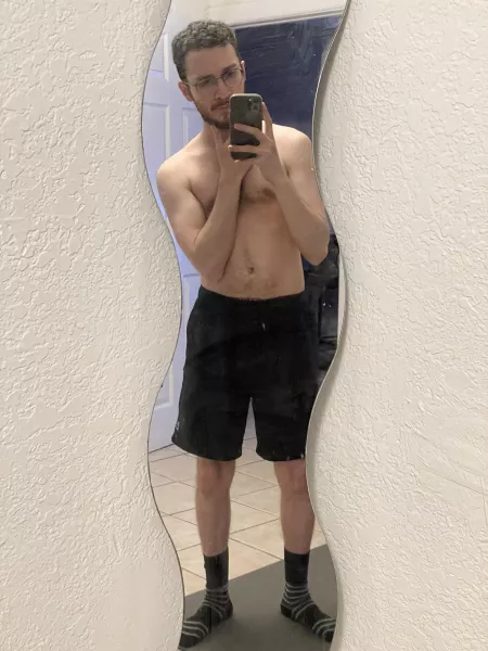 Ignore the dress socks 😅 What do you bros usually wear while working out? The amount of boxer shorts I’ve ripped is getting sad by moondude25