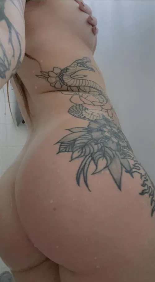 I’ll be in the shower if you and your friends want to join 😉 [image] by brattybanannaa