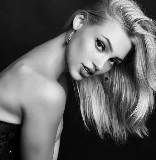 I’ll be live tonight!! Catch me at 9:30 pm live sex goal, lovense, ticket show and lots of fun as you know 🥰 chaturbate: slimthickwb and onlyfans: willowbarbie by According-Light-9896