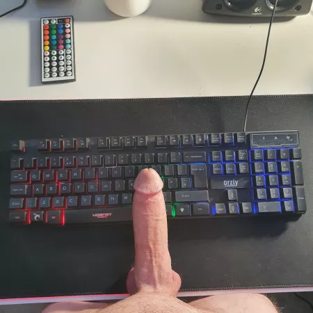 I'll be your gamer boyfriend. by Zalbardeon