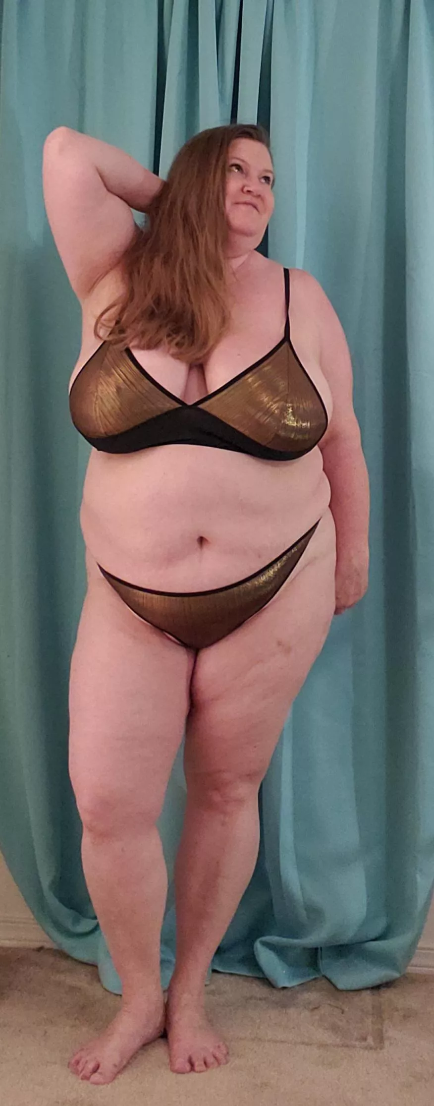 I'll be your golden girl 💫💋💛[F49] posted by Lavender_Lush72