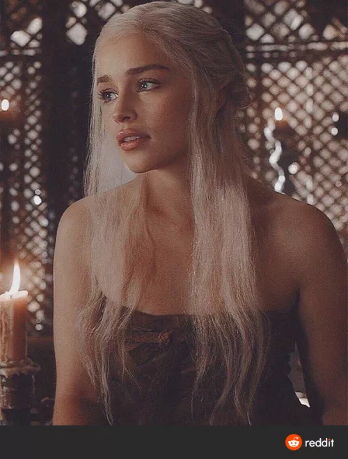 I'll feed anyone who plays Emilia Clarke or Amanda Seyfried for me by andthenergy1