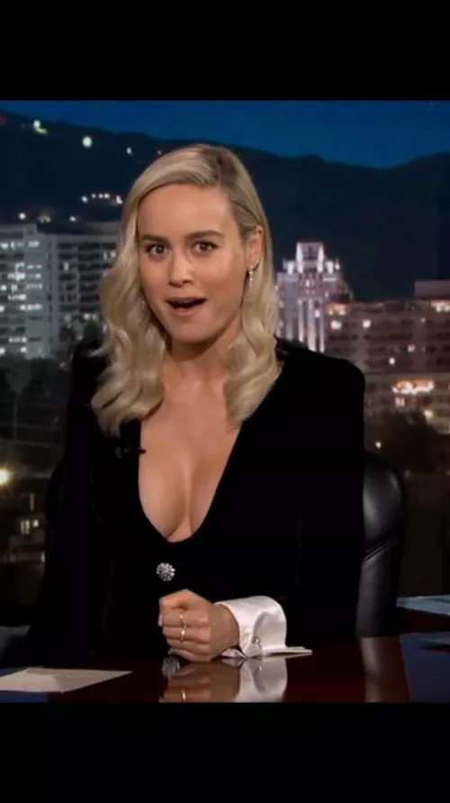 I'll feed pics for anyone who plays Brie Larson for me by andthenergy1