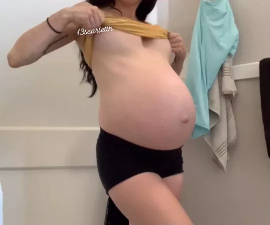 I’ll flash you a smile while I flash you my pregnant tits by 13ScarlettH
