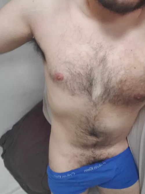 I'll just stay in bed all day today. Hmu by Thr0wawayyay4