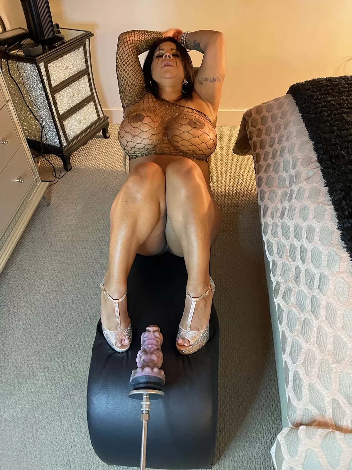 I'll never get tired of this toy (Female 50) posted by stella_sinclair