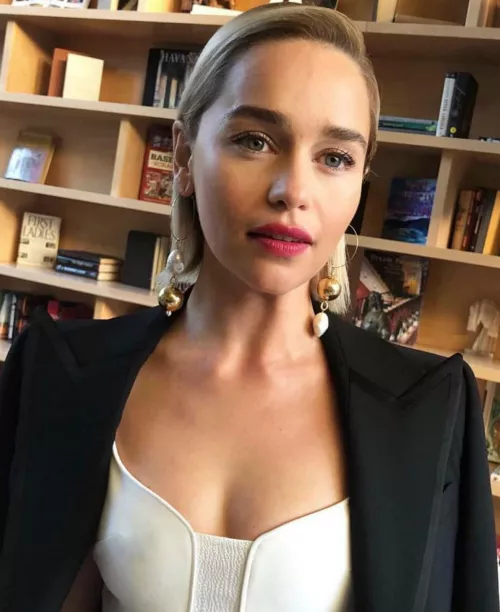 I’ll obey any command goddess Emilia gives me without question by 1toughfuckinfucker