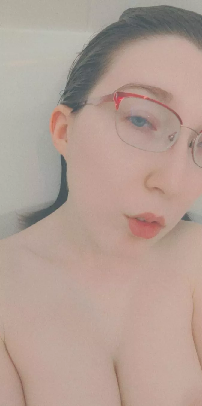 I'll scrub your back if you'll scrub mine 😋 posted by KitMoche