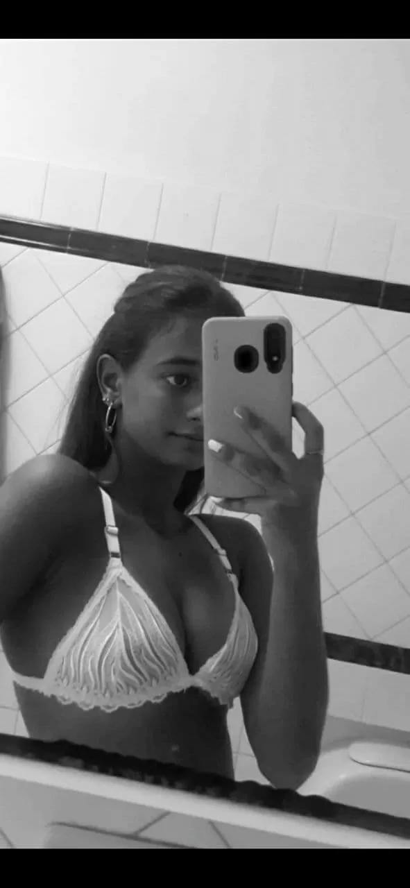 I'm 18! 🍓 LOTS of content on my page 🍓 HONEST cock ratings 🍓 Dirty sexting 😊 Customs 😊 GFE 😊 Lots of fun! 🍓 Come say hi right now 😁 posted by StrawberryMiaOF