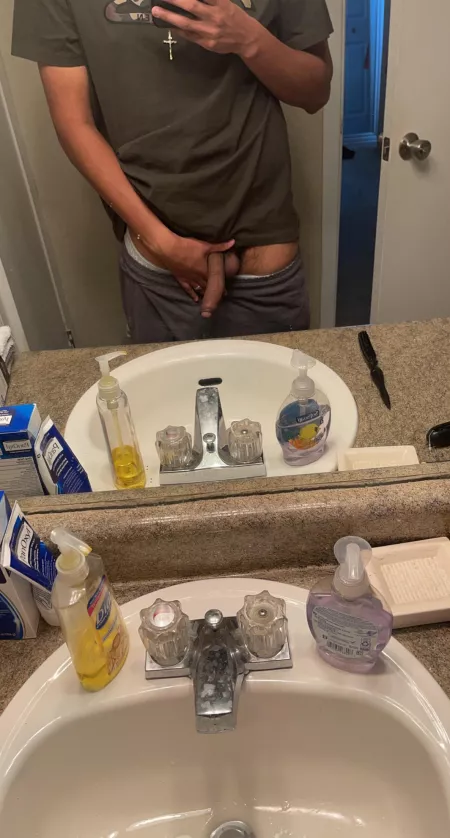 im 21 years old not huge :) by Dry_Economics_5218