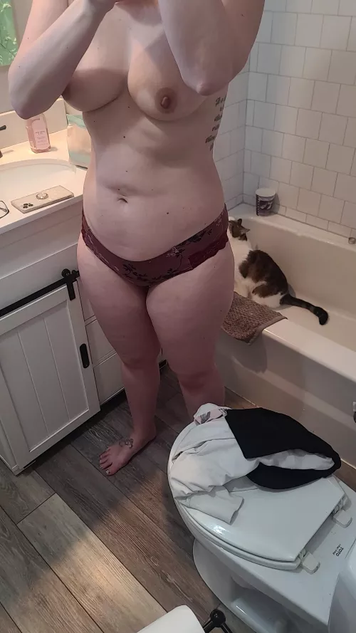 I'm 34 y married milf smash or pass (f) by Comfortable_Jelly680