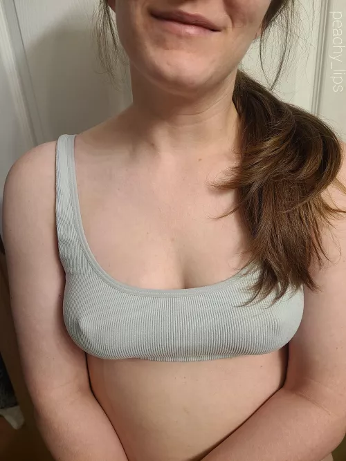 I'm a bit excited this morning! by peachy_lips