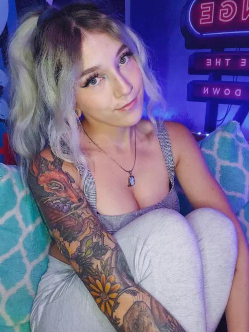 i'm a bit shy, but i just wanted to say goodnight :) by vulpenira