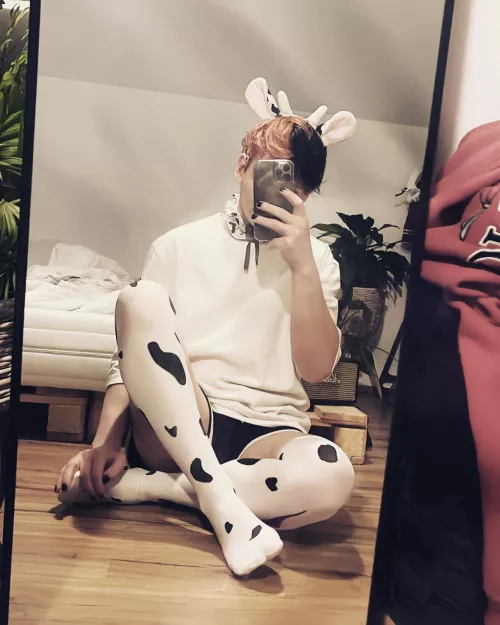 I‘m a cow 🐮🤨 by stv-247