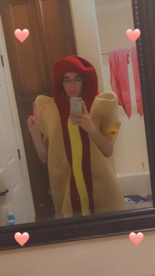 I’m a femboy hotdog! 🌭 by barbie_boi